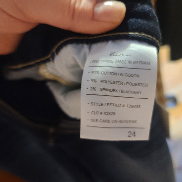 Kancan Distressed High Rise Crop Jeans NWT - Picture 15 of 15